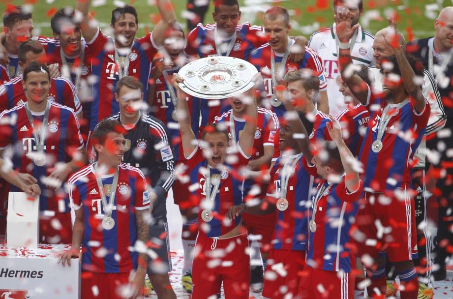 Monaco - Il trofeo del 24mo titolo per il Bayern (Reuters)